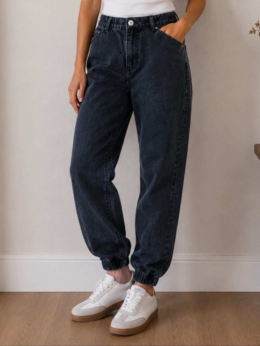 💥💙 Forever 21 - Black Denim Jeans With Cinched Hems